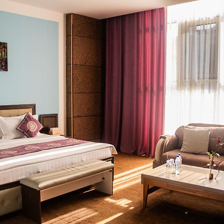 Hotel Shumon Dusjanbe Eksteriør bilde