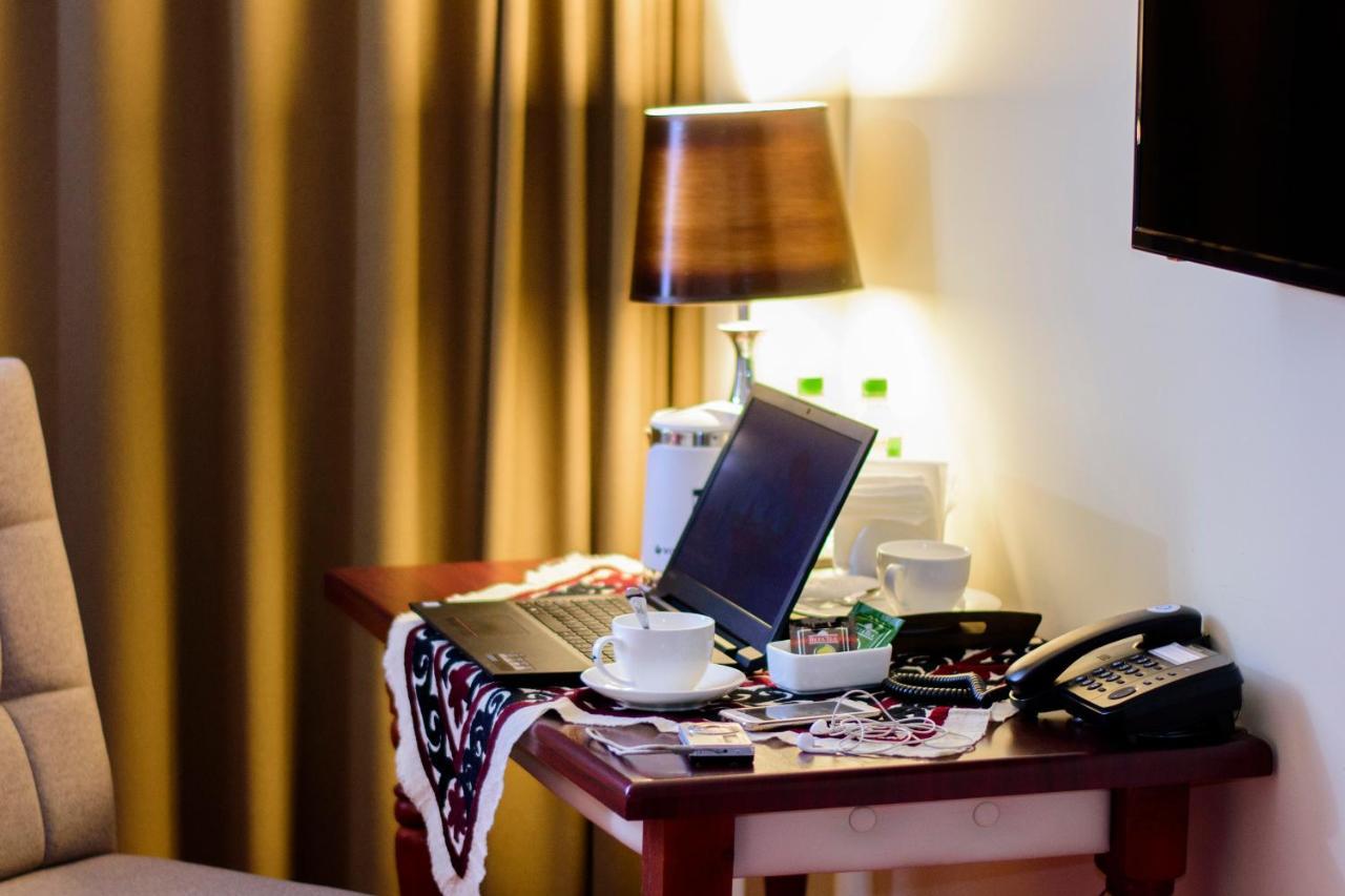 Hotel Shumon Dusjanbe Eksteriør bilde